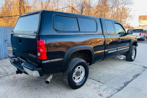 2005 Chevrolet Silverado 2500 LS H/D Extended Cab