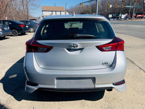 2016 Scion iM Hatchback 4D