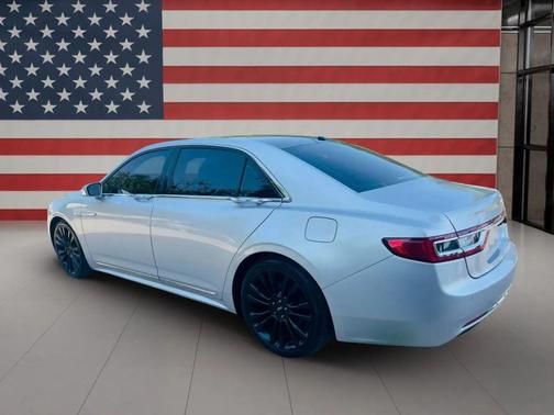 Ingot Silver Metallic 2017 Lincoln Continental Reserve