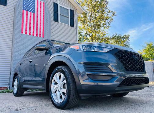 2021 Hyundai TUCSON SE