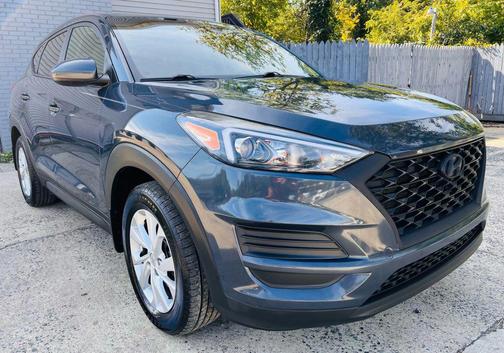 2021 Hyundai TUCSON SE