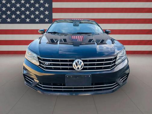 Deep Black Pearl 2017 Volkswagen Passat 1.8T R-Line w/Comfort