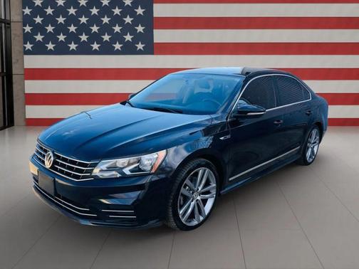 Deep Black Pearl 2017 Volkswagen Passat 1.8T R-Line w/Comfort