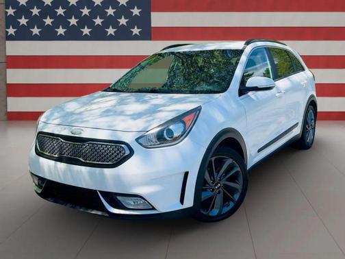 Snow White Pearl 2017 Kia Niro Touring