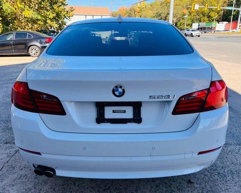 2013 BMW 528 528i Sedan 4D