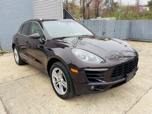 Mahogany Metallic 2016 Porsche Macan Macan Sport Edition