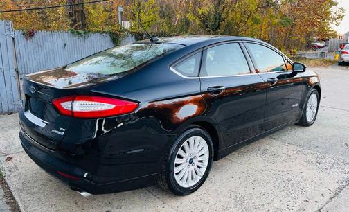 2016 Ford Fusion Hybrid SE