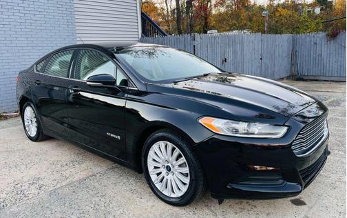 2016 Ford Fusion Hybrid SE