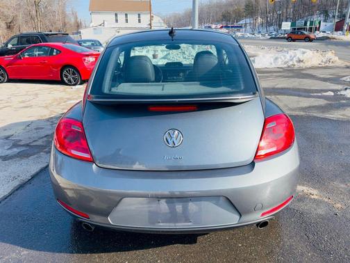 2012 Volkswagen Beetle Base