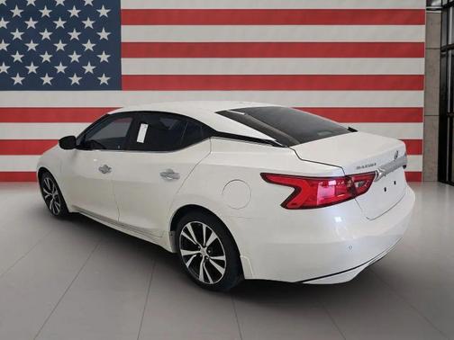 White 2016 Nissan Maxima SV Sedan 4D