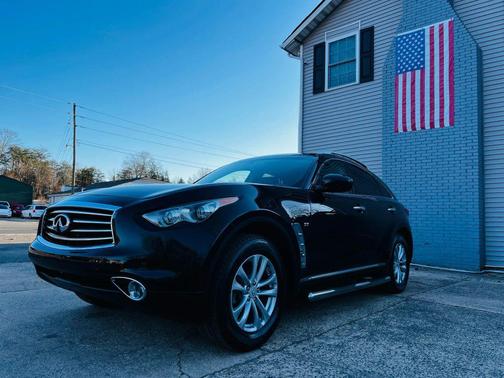 2015 INFINITI QX70 Base