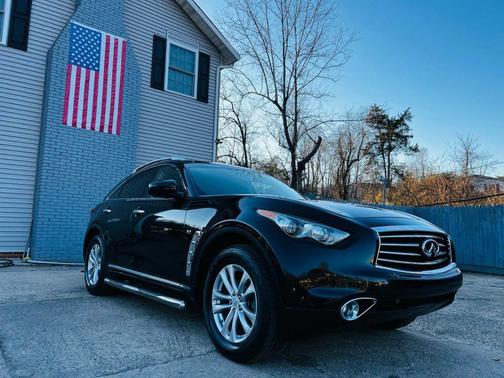 2015 INFINITI QX70 Base