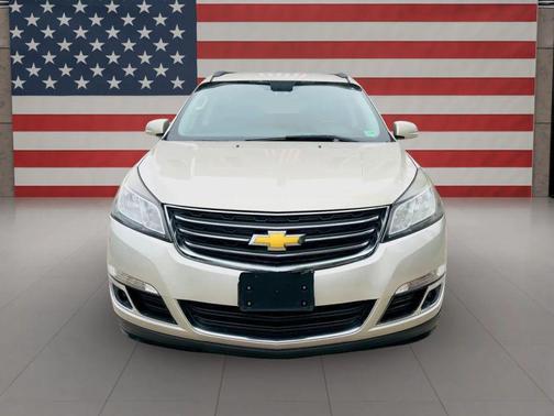 Gold 2016 Chevrolet Traverse 1LT