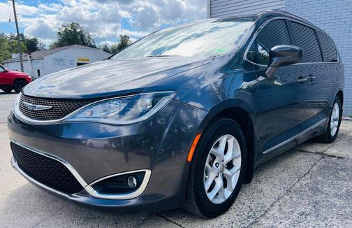 2018 Chrysler Pacifica Touring-L Plus