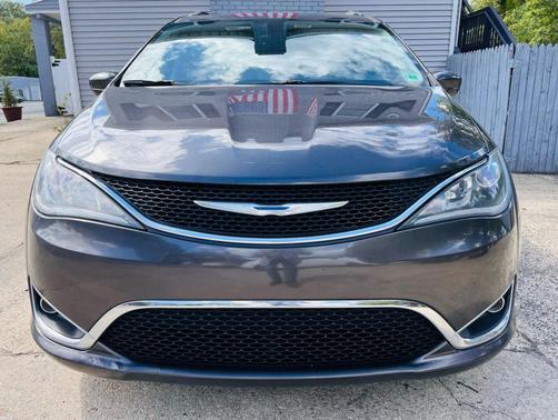 2018 Chrysler Pacifica Touring-L Plus