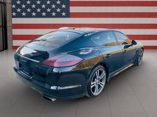 2011 Porsche Panamera 4
