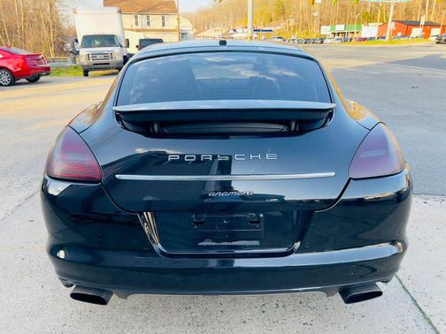 2011 Porsche Panamera 4
