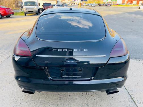 2011 Porsche Panamera 4