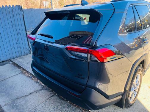 2020 Toyota RAV4 Hybrid LE