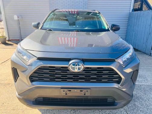 2020 Toyota RAV4 Hybrid LE