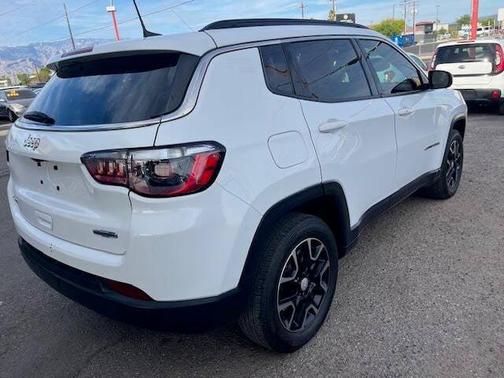 Bright White Clearcoat 2022 Jeep Compass Latitude