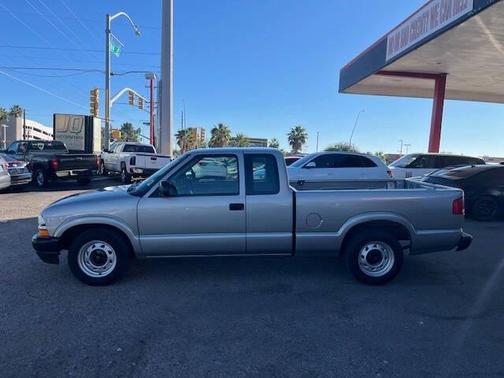 2003 Chevrolet S-10 Base