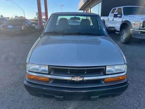 2003 Chevrolet S-10 Base