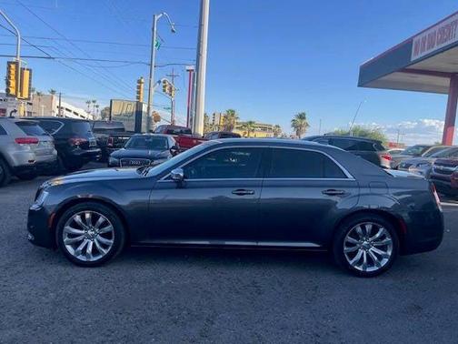 2018 Chrysler 300 Touring