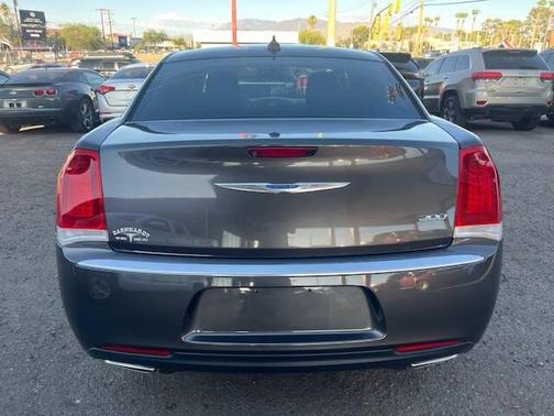 2018 Chrysler 300 Touring