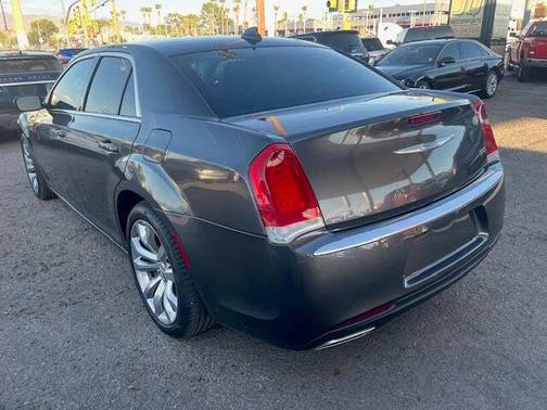 2018 Chrysler 300 Touring