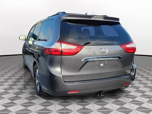 2018 Toyota Sienna L