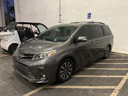 2018 Toyota Sienna L