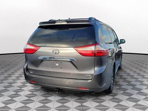 2018 Toyota Sienna L