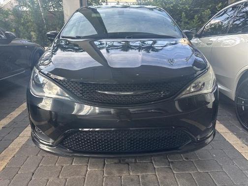 2020 Chrysler Pacifica Touring