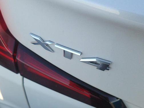 Crystal White Tricoat 2024 Cadillac XT4 Premium Luxury