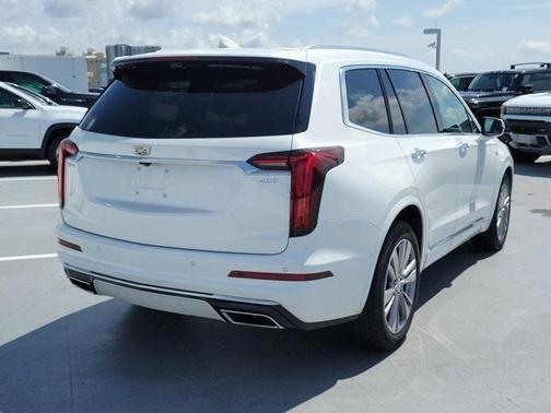 2023 Cadillac XT6 Premium Luxury FWD