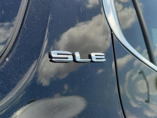 2023 GMC Acadia FWD SLE