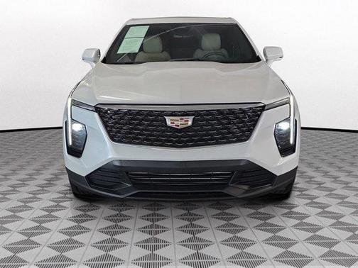 2024 Cadillac XT4 Luxury