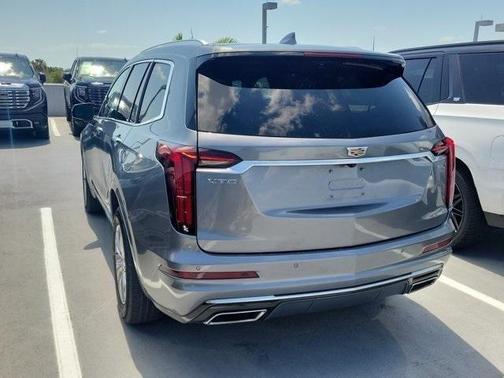 2022 Cadillac XT6 Luxury FWD