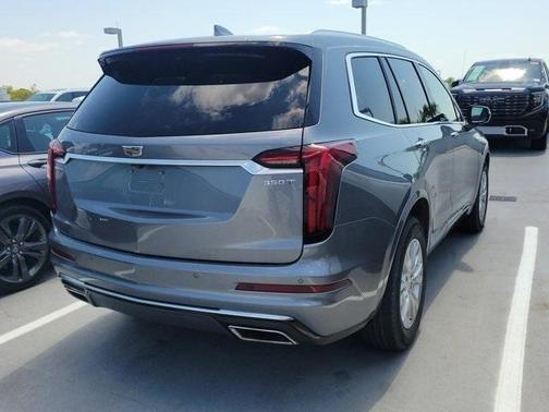 2022 Cadillac XT6 Luxury FWD