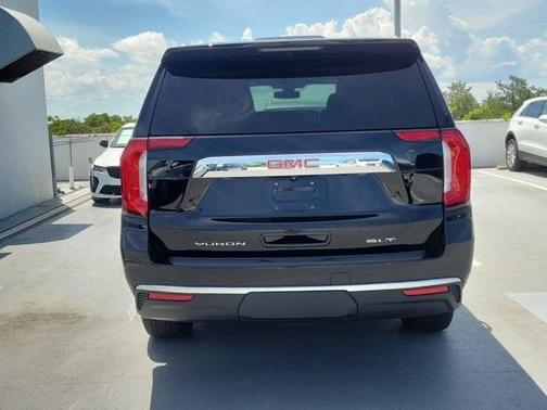 2022 GMC Yukon SLT