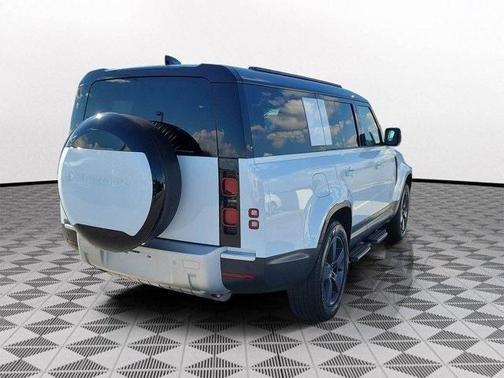 2025 Land Rover Defender 130 P300 S