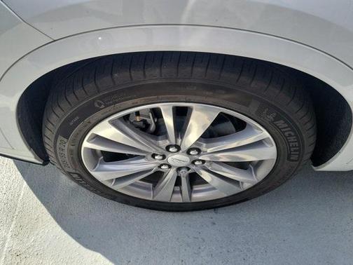 2024 Cadillac XT6 Premium Luxury FWD