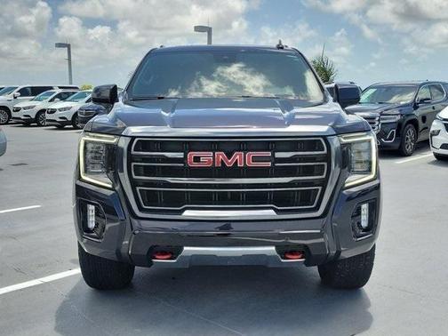 2023 GMC Yukon XL 4WD AT4