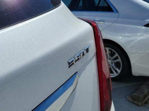 2023 Cadillac XT5 Luxury