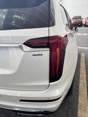 2022 Cadillac XT6 Premium Luxury FWD