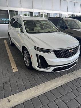 2022 Cadillac XT6 Premium Luxury FWD