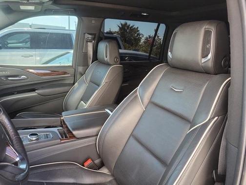 2022 Cadillac Escalade ESV Premium Luxury