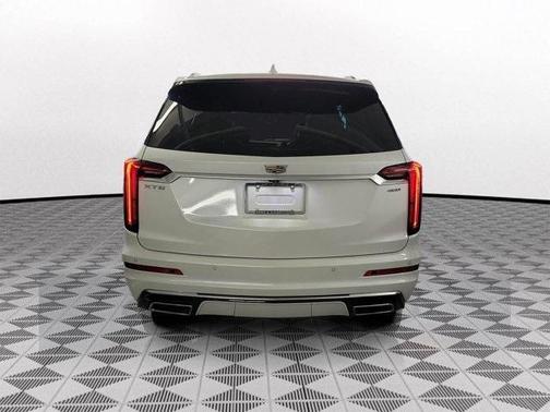 2022 Cadillac XT6 Premium Luxury FWD