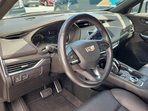 Argent Silver Metallic 2023 Cadillac XT4 Sport